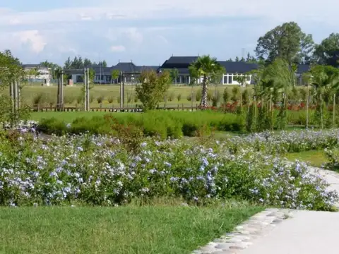 Terreno en Venta en Albanueva, USD 413.448