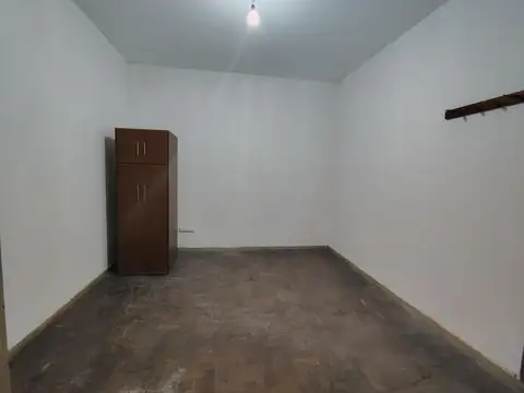 Depto Tipo Casa en Alquiler en Caseros, $ 680.000