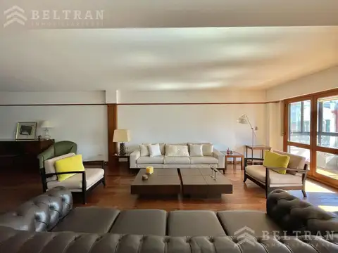 Departamento 8 ambientes con 4 baños