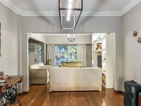 CASA 5 AMBIENTES EN VENTA FLORIDA CON PILETA