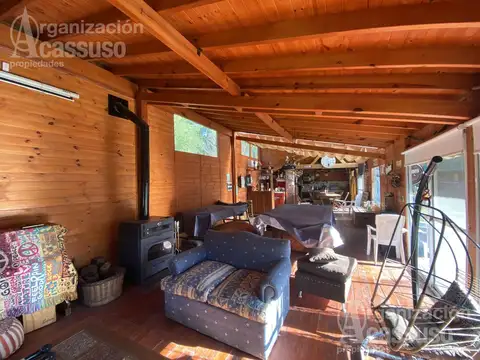 Casa 6 ambientes con 5 baños