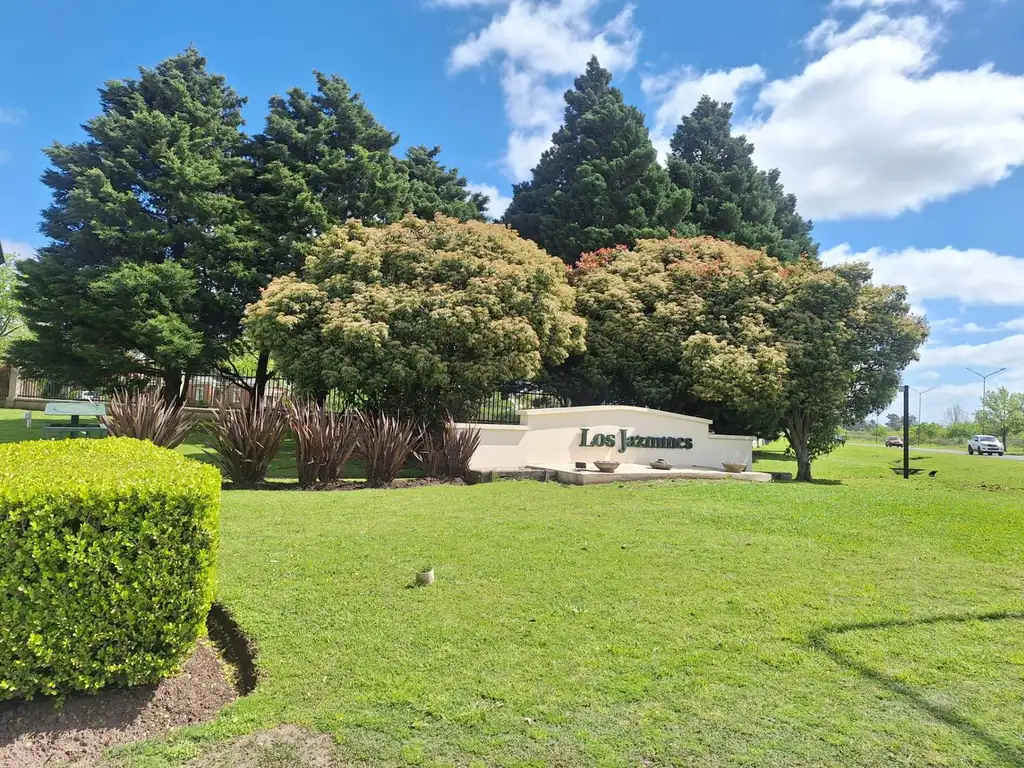 Rbs. Hermoso Lote En Los Jazmines, Pilar Del Este!