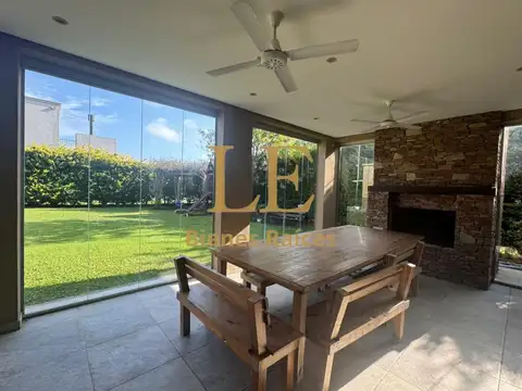 Casa en Venta con 7 cocheras