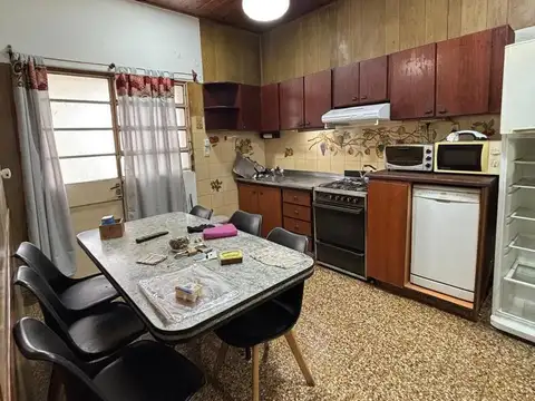 Depto Tipo Casa en Alquiler con 1 cocheras