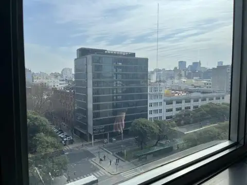 Oficina en Alquiler con 5 cocheras