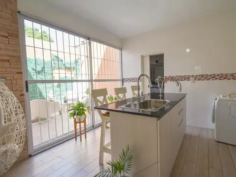 Casa 4 ambientes con 3 baños