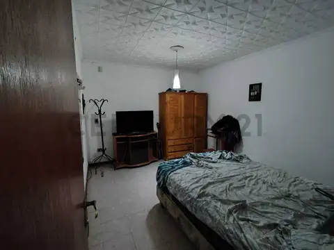Casa 5 ambientes con 1 baño