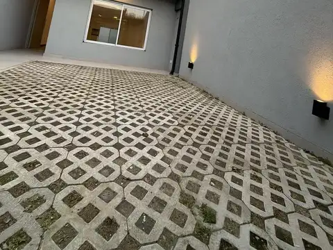 Casa tipo duplex en venta en Villa Adelina - Parque Cisneros