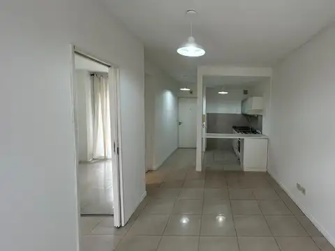 DEPARTAMENTO 2 AMBIENTES AL FRENTE C/ BALCON CORRIDO