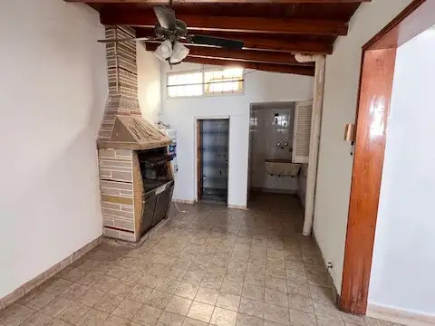Depto Tipo Casa en Alquiler de 4 ambientes