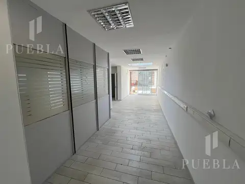 Oficina en  Alquiler Parque Patricios.