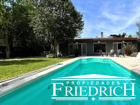 Casa en Venta con 4 cocheras