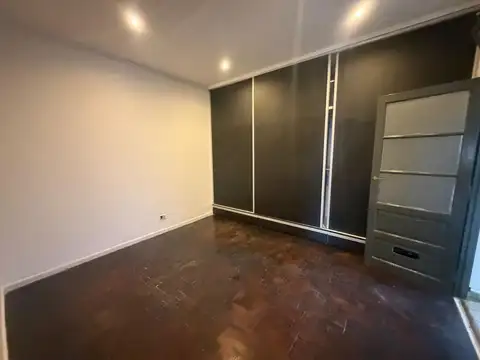 Casa en Alquiler con 1 cochera