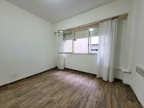 Sarmiento al 2200 - Depto en 1 amb. en alquiler, Balvanera - Dividido!