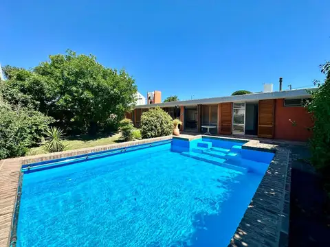 Venta casa 4 dormi c pileta en PB Villa Cabrera