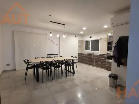 VENTA DE CASA DE TRES DORMITORIOS EN GENERAL FERNANDEZ ORO