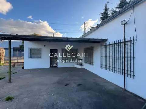Casa en Venta con 2 cocheras