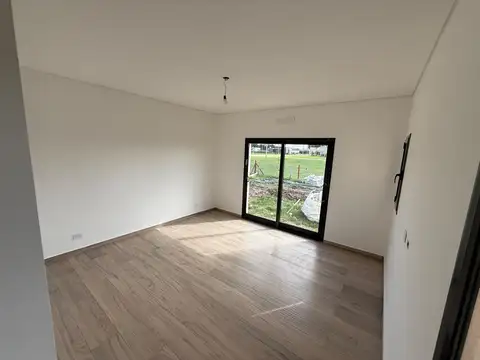 Casa en Venta con 6 cocheras