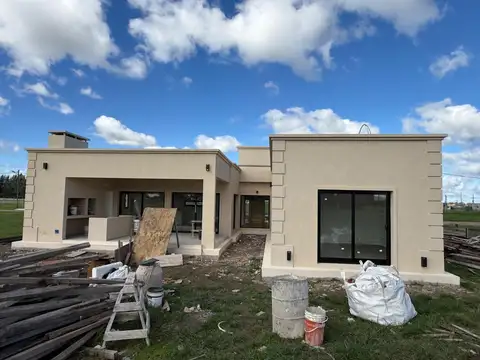 Casa en Venta en Fincas Joven, USD 249.000