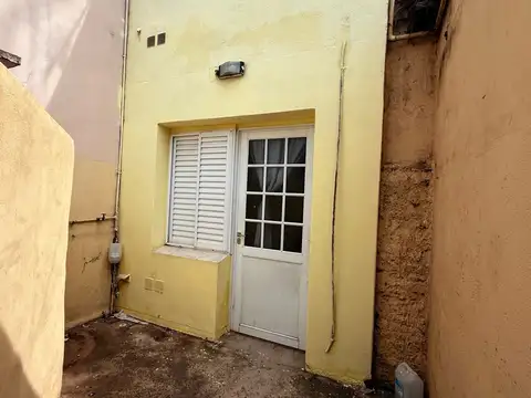 Casa 4 ambientes con 1 baño