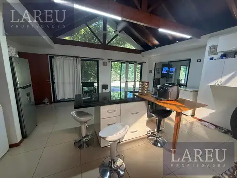 Casa 5 ambientes con 2 baños