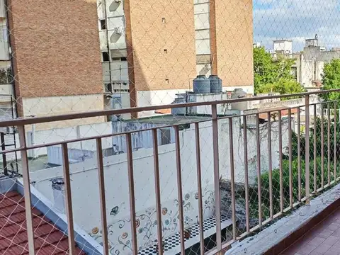 VENTA-4 AMBIENTES-VILLA CRESPO-BALCON-APTO CREDITO