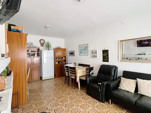 Casa 8 ambientes con 3 baños