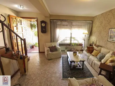 Casa 5 ambientes con 2 baños