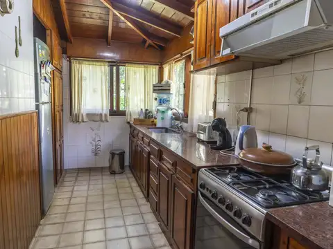 Casa 5 ambientes con 2 baños