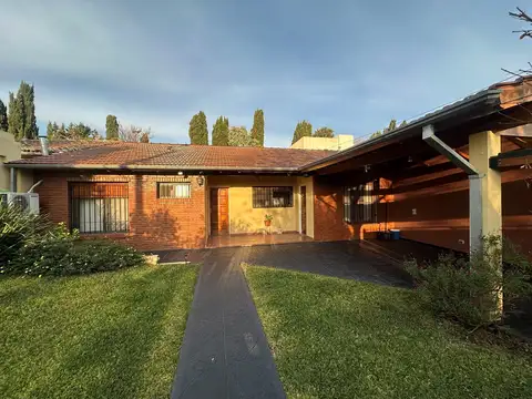 Casa Chalet  en Venta en Ciudad Jardin, Tres de Febrero, G.B.A. Zona Oeste