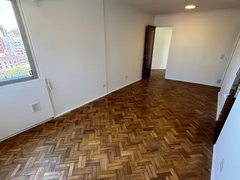 Hipolito Yrigoyen 100, Piso 8 B