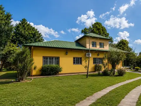 Venta de Casa en Colastine pileta y quincho