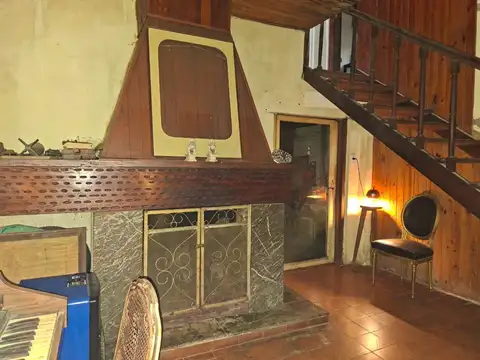 Casa 5 ambientes con 2 baños