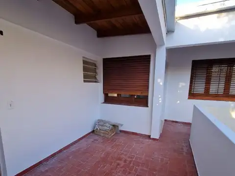 17 e/ 56 y 57- CASA 1100