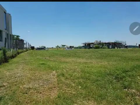 Barrio El Cantón, Lote al agua.