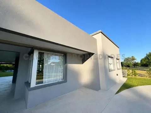 Casa en Venta en Roldan, USD 280.000