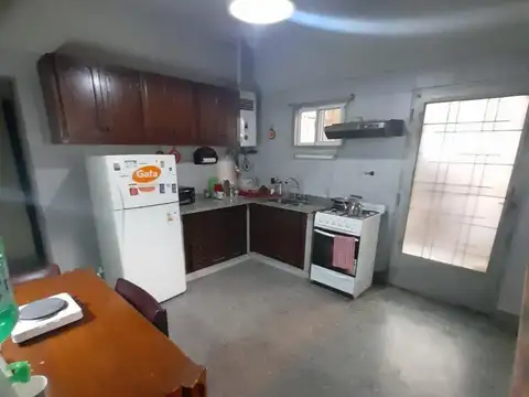 VENTA CASA CUATRO AMBIENTES VILLA BALLESTER