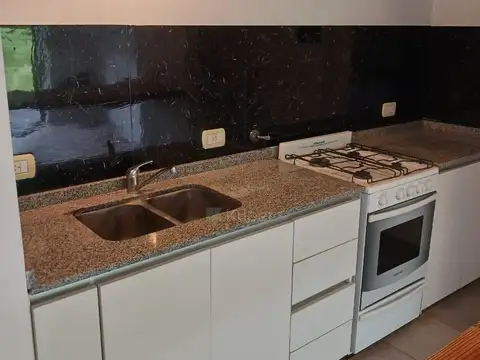 Departamento en Alquiler en Aparts del Pinazo, $ 750.000