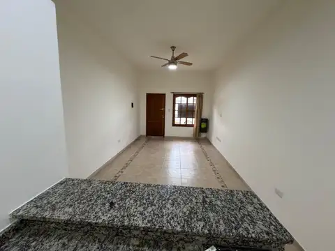 Depto Tipo Casa en Alquiler de 3 ambientes