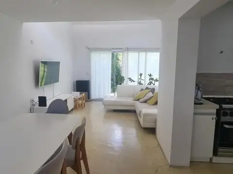 Casa en Alquiler con 1 cochera