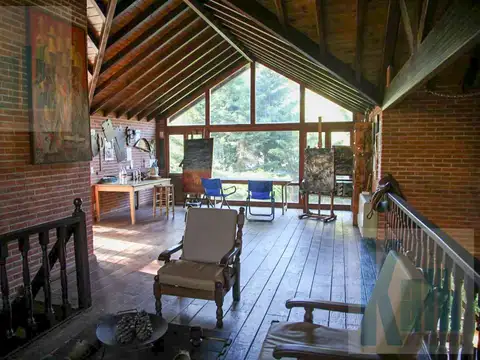 Casa en tres plantas, en excelente ubicación en Carilo en alquiler temporario verano fiestas