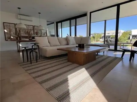 Casa en Venta con vista al Lago en Ceibos Puertos Escobar