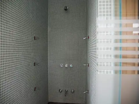 Casa 7 ambientes con 7 baños