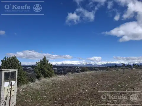 Terreno con vista a las montañas en barrancas de dina huapi