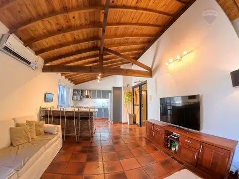 CASA EN VENTA –COCHERA-PATIO- VILLA DEVOTO