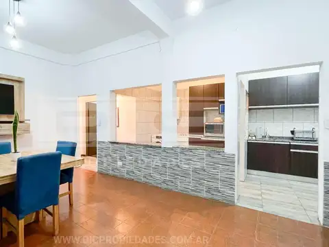 Depto Tipo Casa en Venta de 5 ambientes