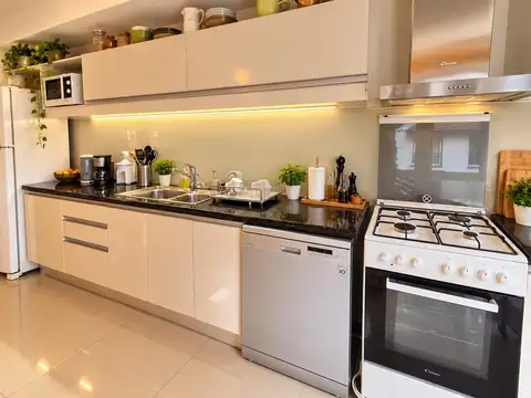 Departamento en Alquiler con 1 cocheras