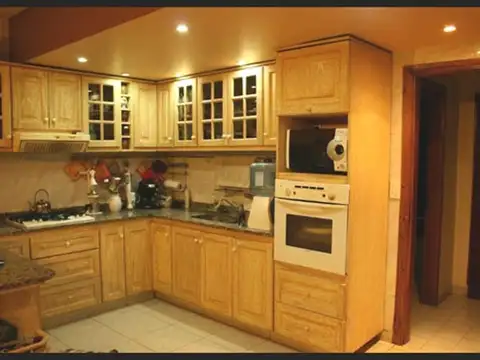 Casa 5 ambientes con 4 baños