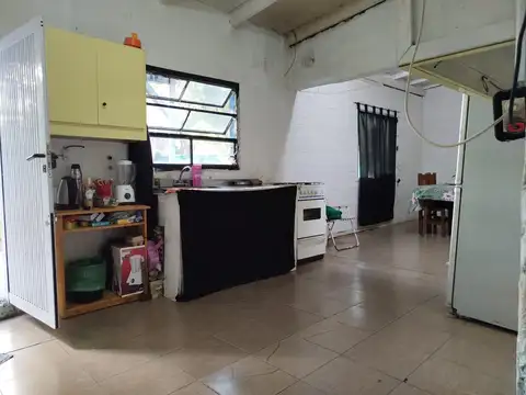 Casa 3 ambientes con 2 baños