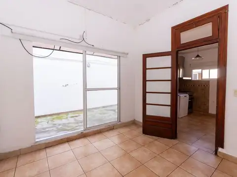 Casa 6 ambientes con 2 baños